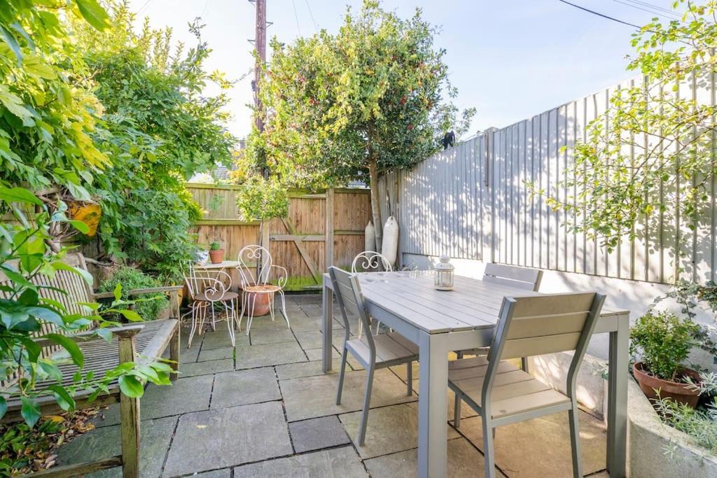 Boat House, Relax In A Whitstable Fisherman'S Cottage Экстерьер фото